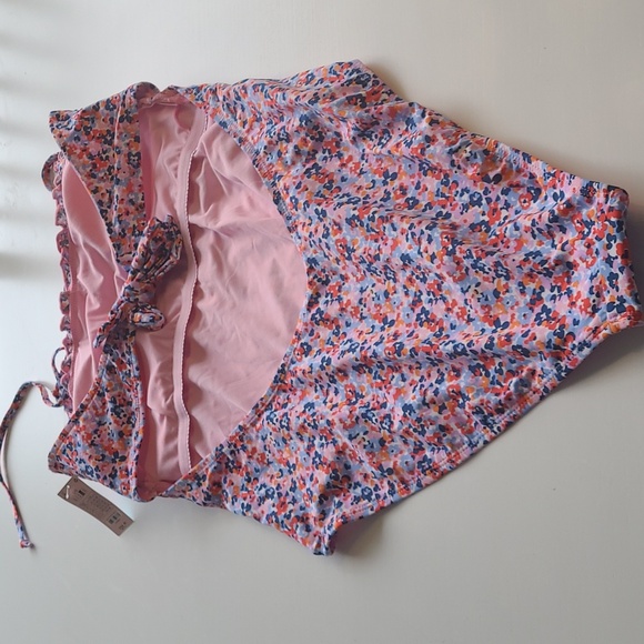 Swimsuit Size large NEW WITH TAGS - Picture 6 of 6